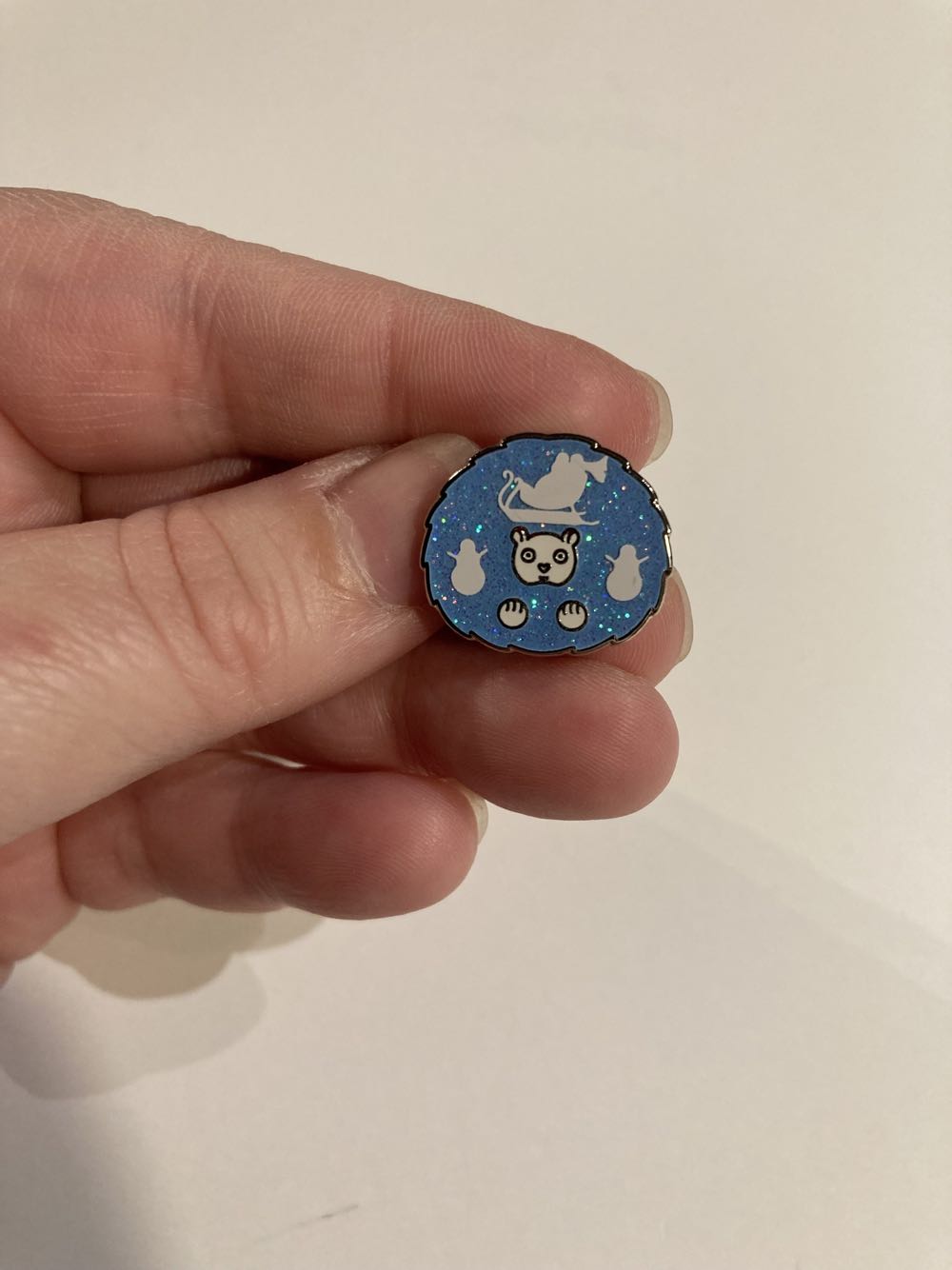 * 2  pin collectible - Main Image 2