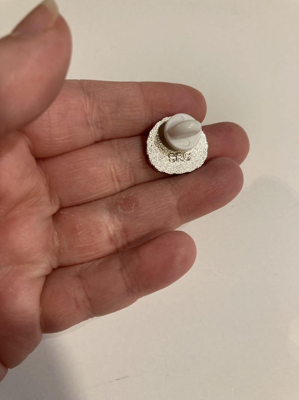 * 2  pin collectible - Main Image 3