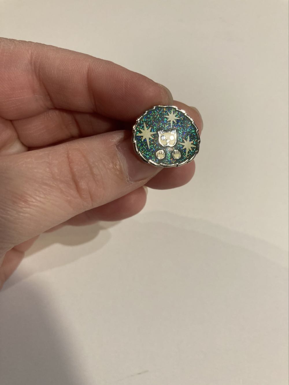 *  pin collectible - Main Image 2