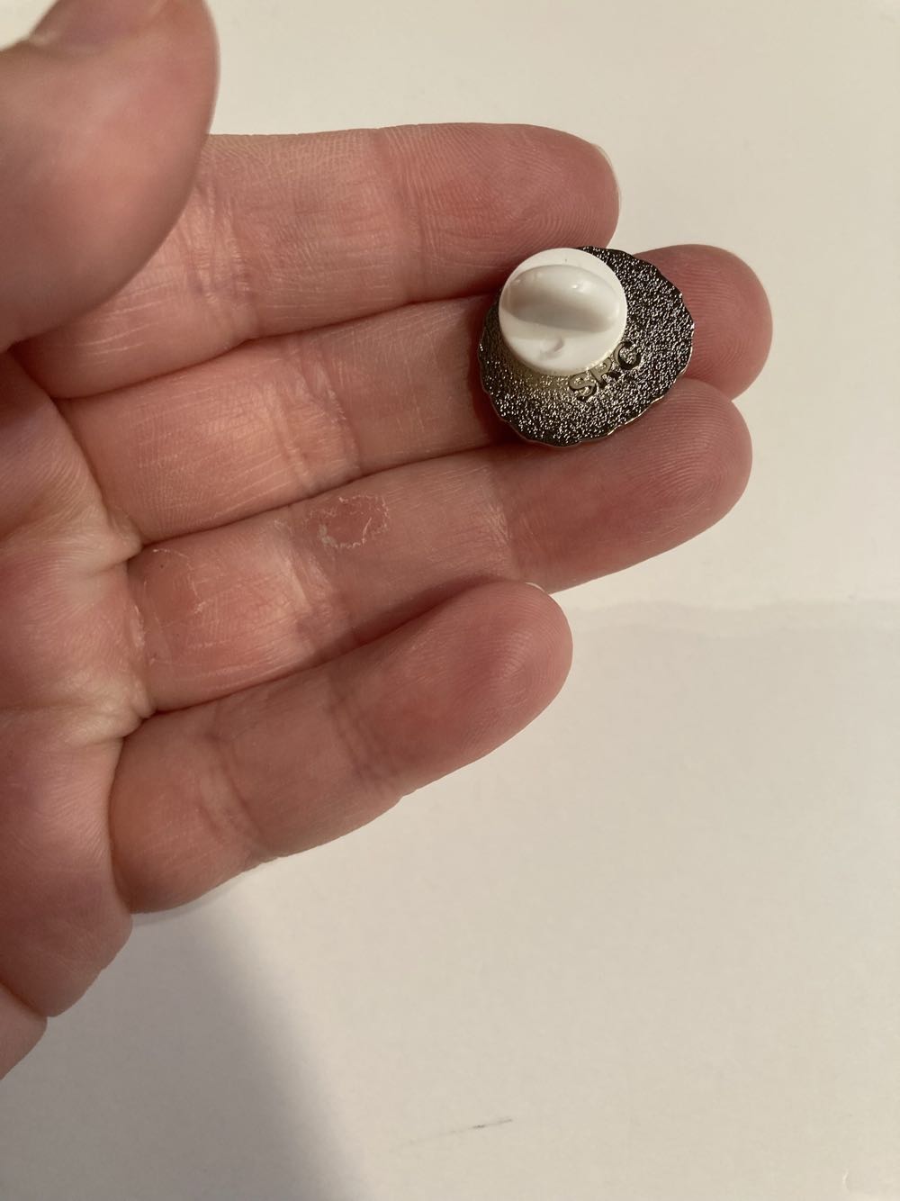 *  pin collectible - Main Image 4