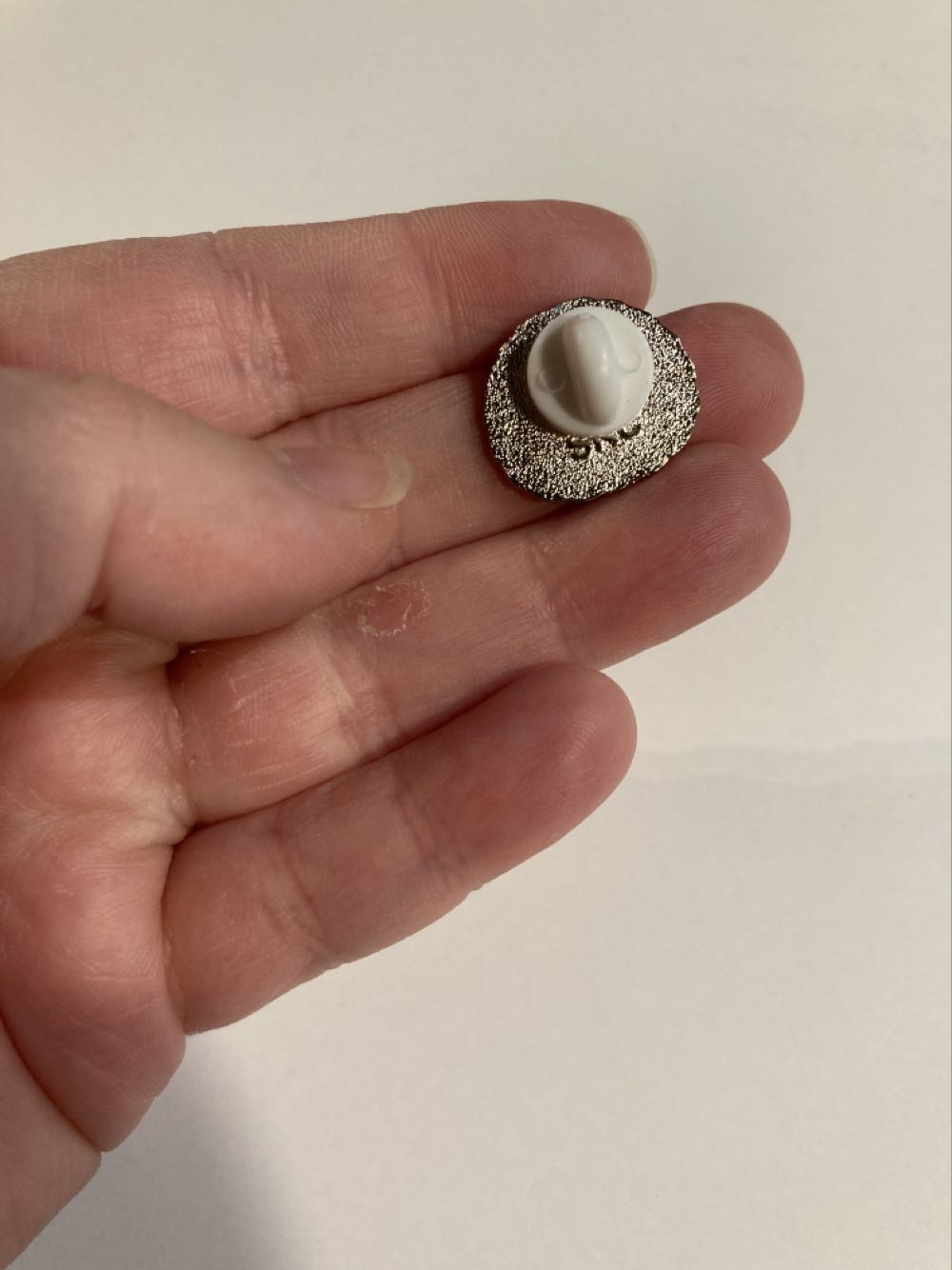 *  pin collectible - Main Image 3