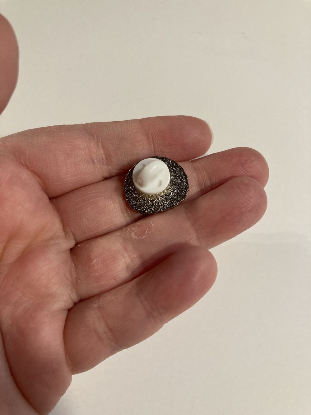 *  pin collectible - Main Image 4