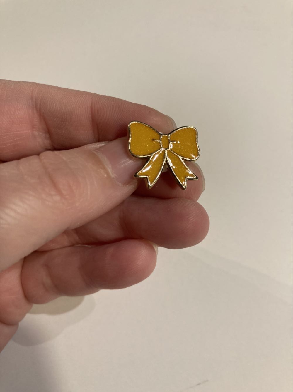 *  pin collectible - Main Image 2