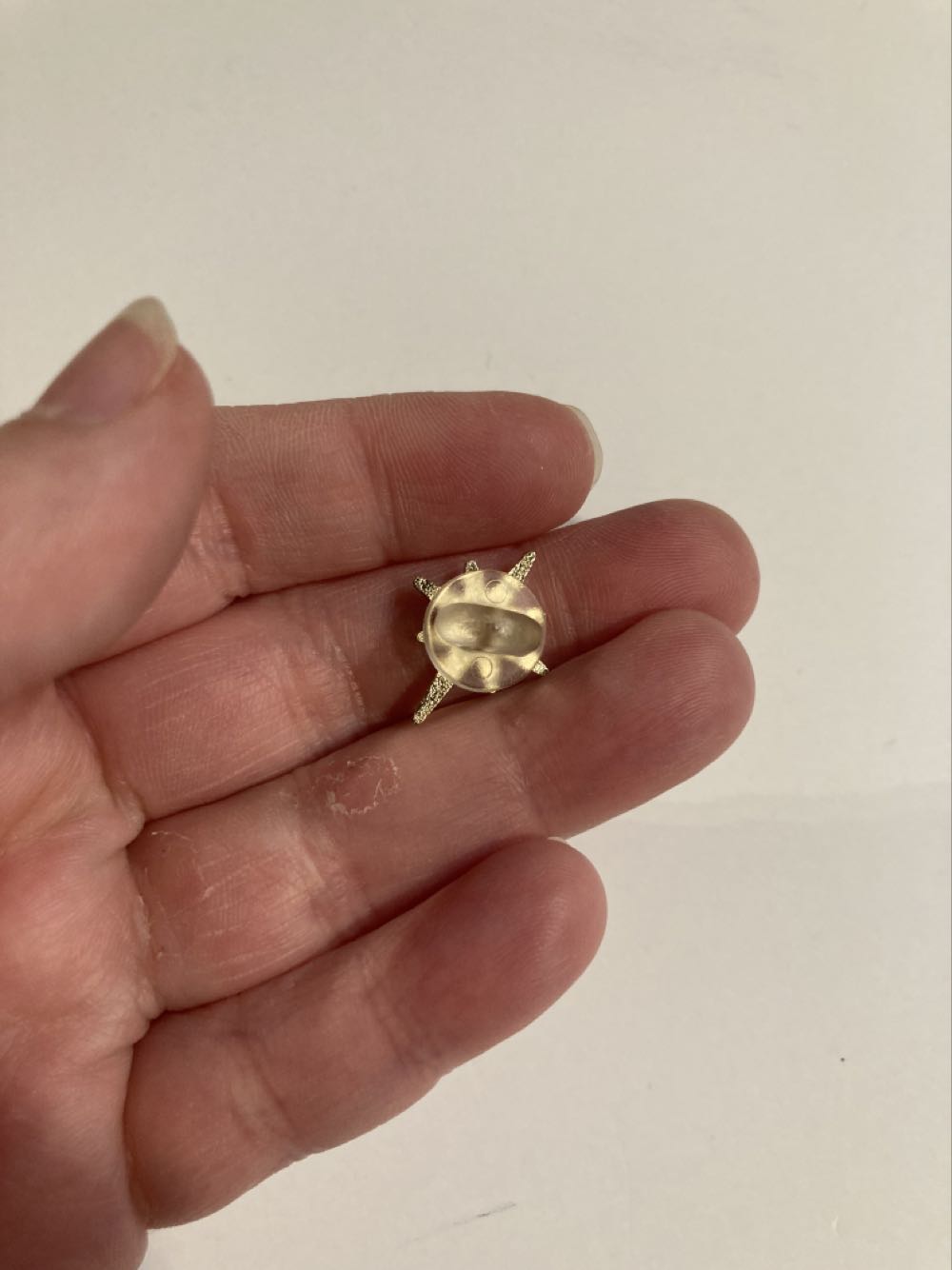 *  pin collectible - Main Image 3