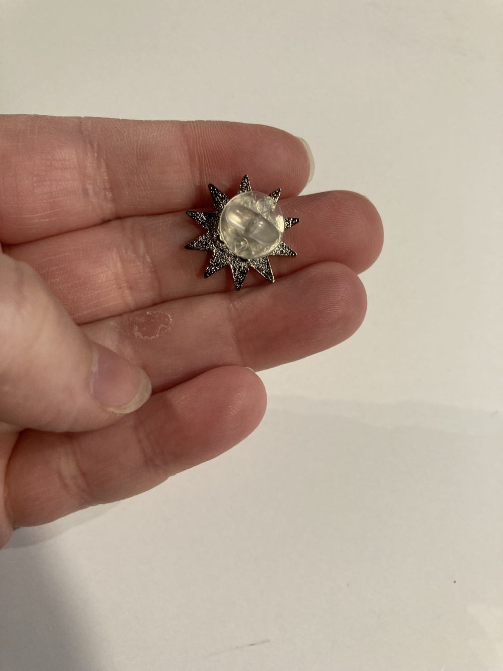 *  pin collectible - Main Image 4