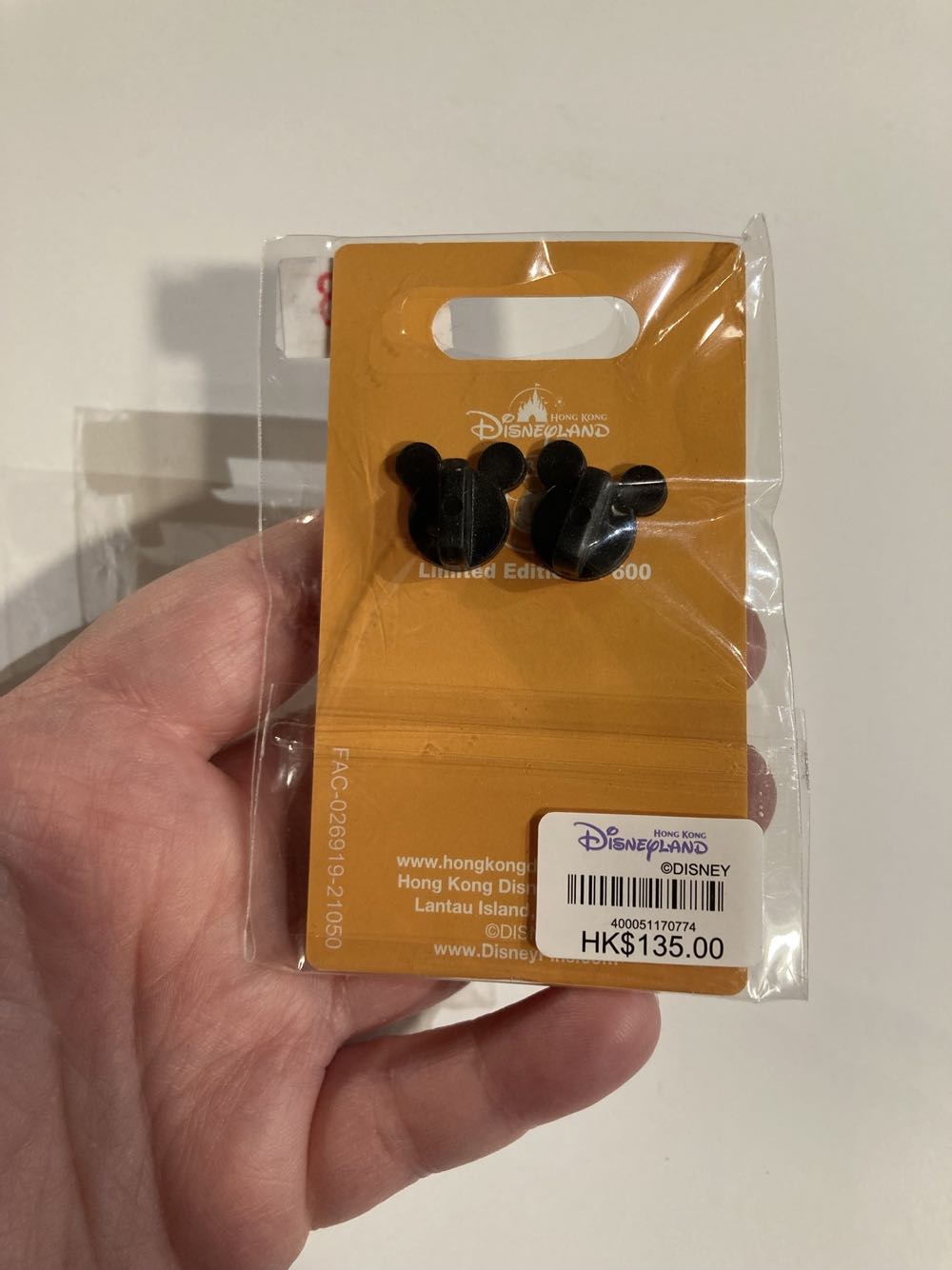 *  pin collectible - Main Image 4