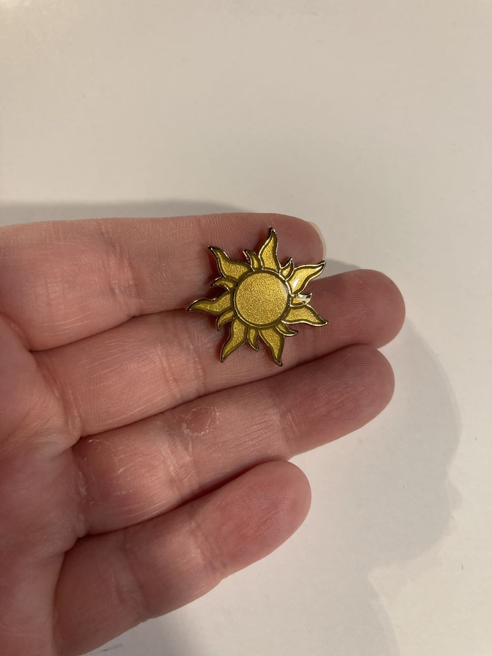 *  pin collectible - Main Image 2