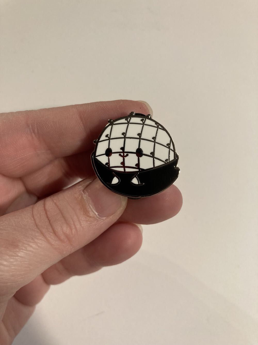 *  pin collectible - Main Image 2