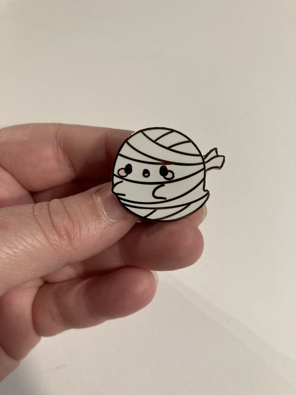 *  pin collectible - Main Image 2