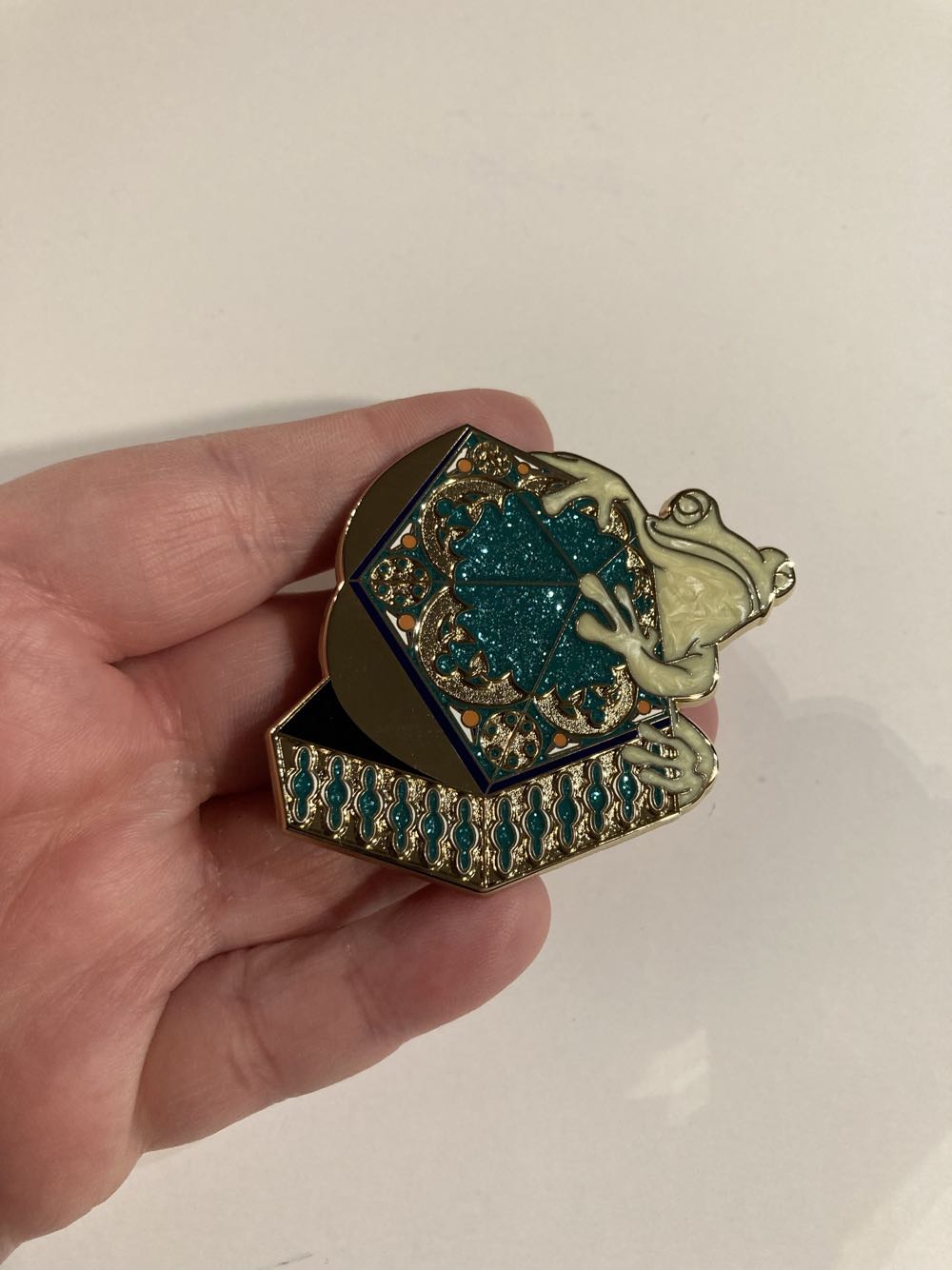 *  pin collectible - Main Image 2