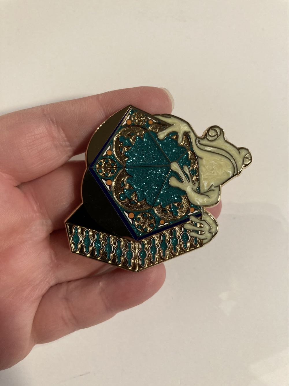 *  pin collectible - Main Image 3