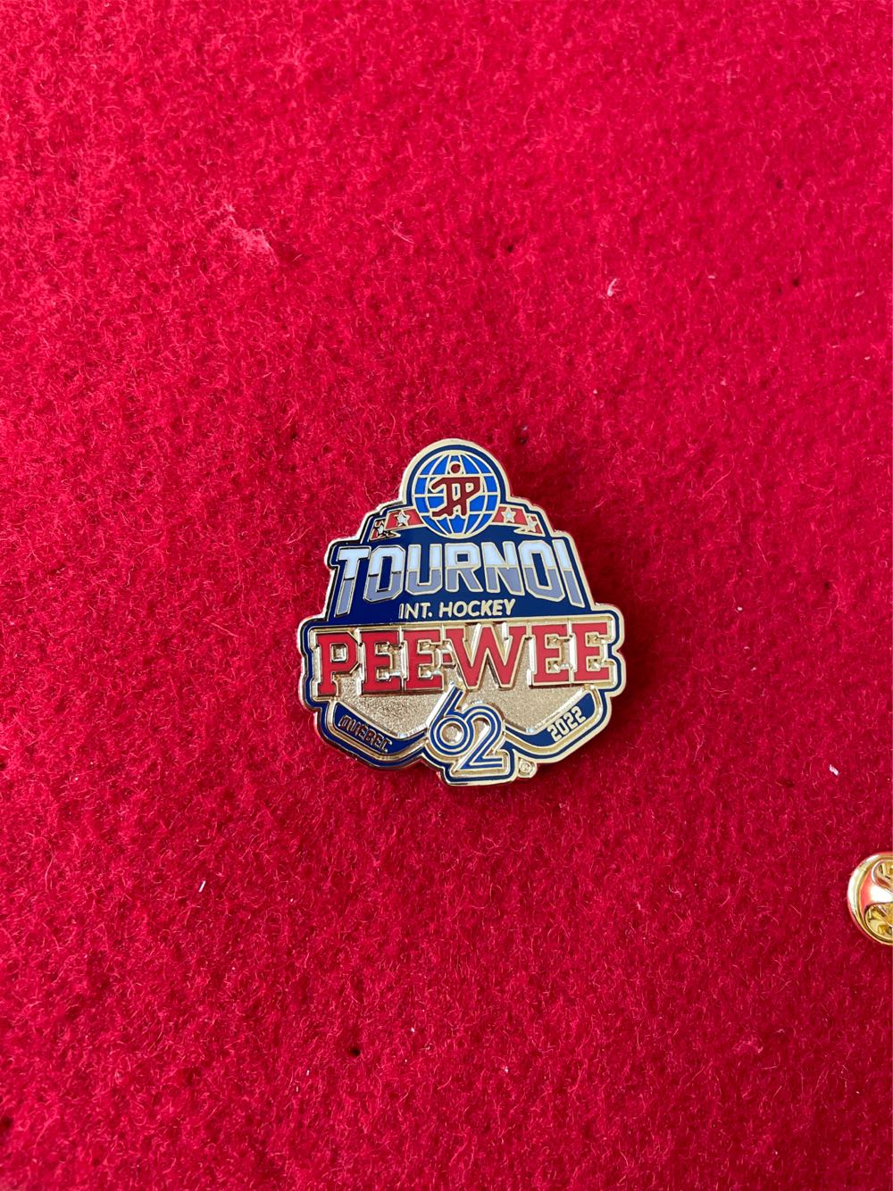 PIN BELLE &L A BETE OE