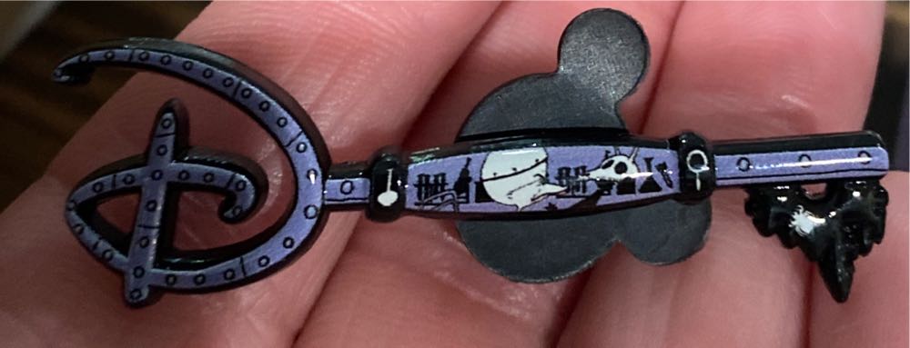 Disney The Nightmare Before Christmas Collectible Mystery Key New  pin collectible [Barcode 465054021867] - Main Image 4