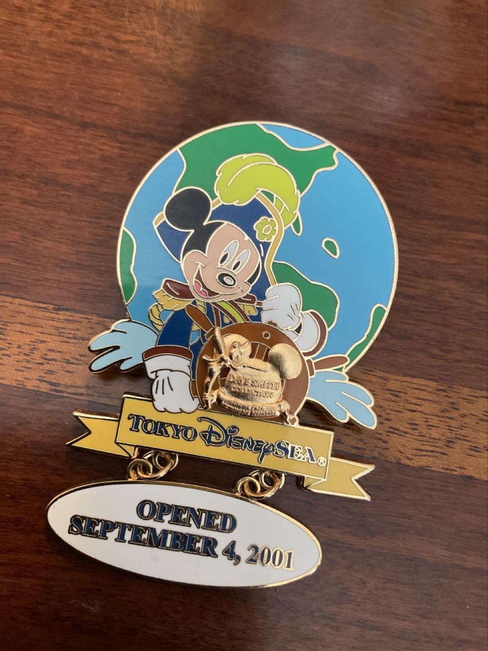 Character Present Hidden Mickey Goofy