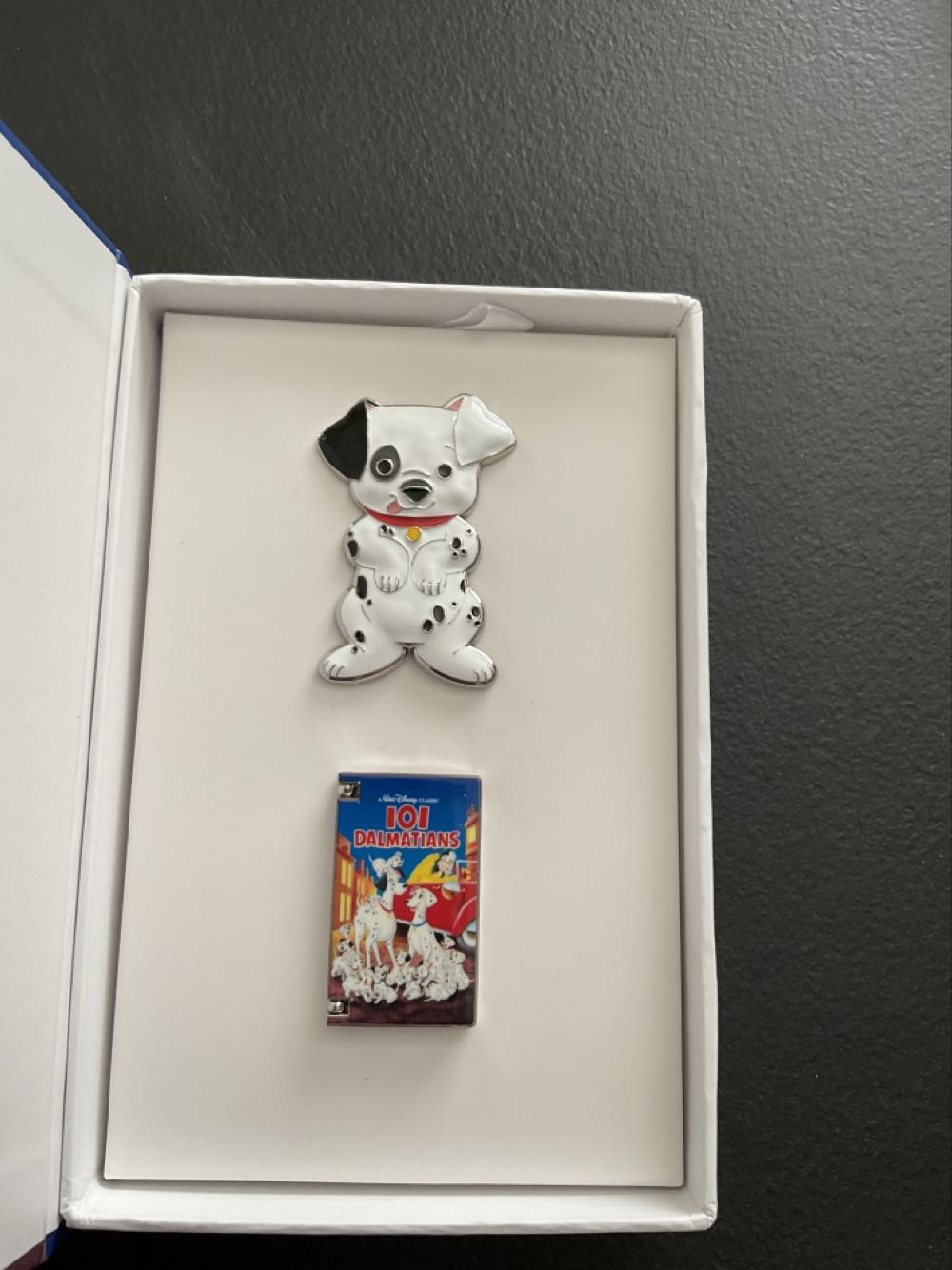 Video - 101 Dalmations - 2 Pin Set Ltd Release - 4/5 Series 1  pin collectible - Main Image 2