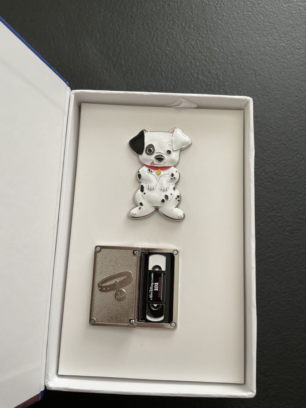 Video - 101 Dalmations - 2 Pin Set Ltd Release - 4/5 Series 1  pin collectible - Main Image 3