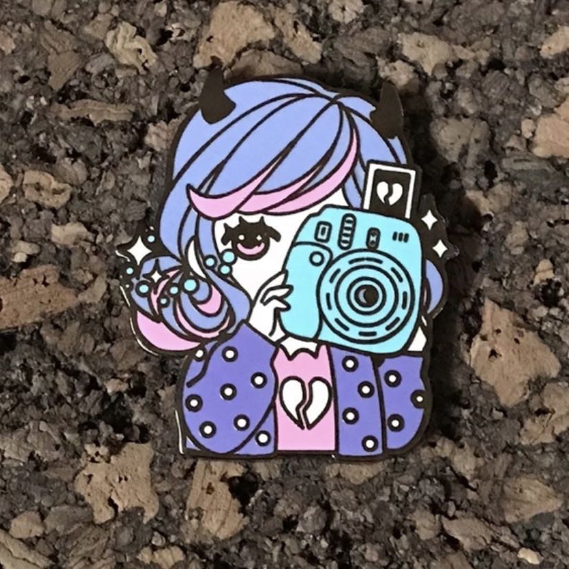 Dlr Disneyland Alphabet Pin Q Queen Of Hearts Disney Pin