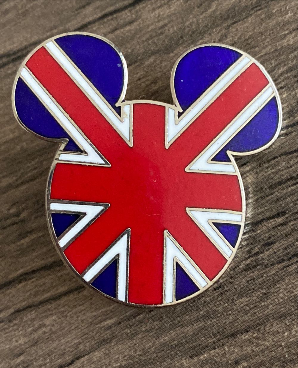 Minnie Hong Kong Disneyland Camera Series | Pin & Pop