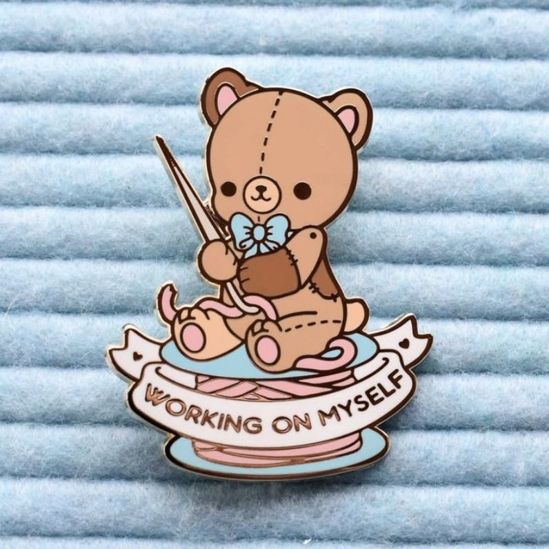 Sewing Bear - Enamel pin collectible - Main Image 2