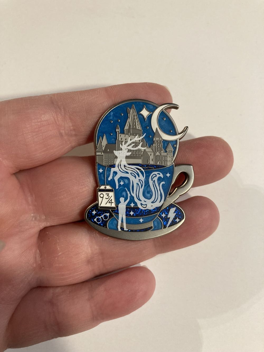 *  pin collectible - Main Image 2