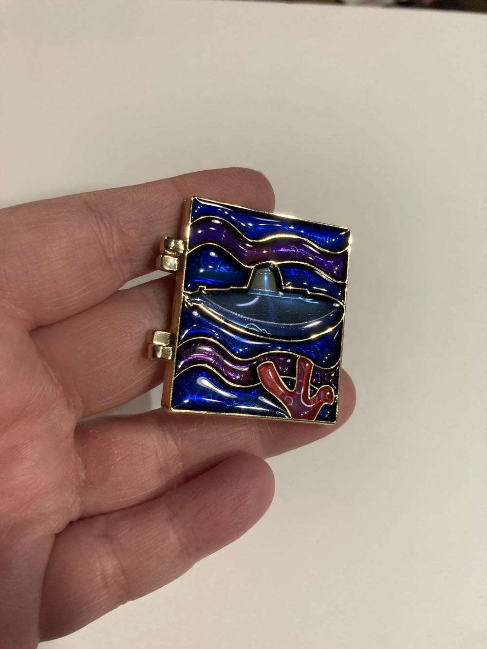 *  pin collectible - Main Image 2