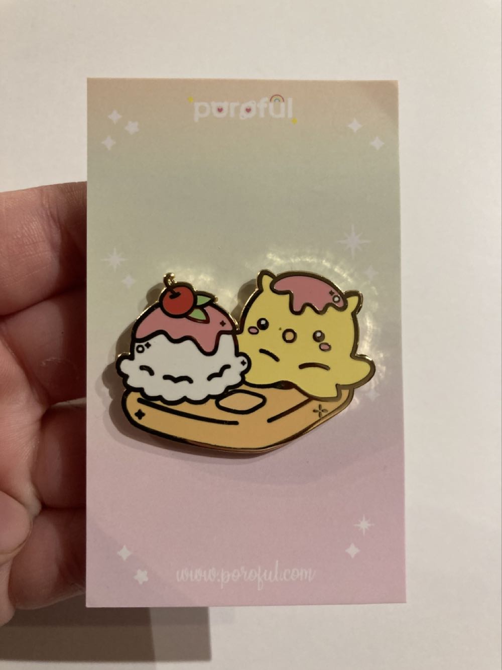 *  pin collectible - Main Image 1