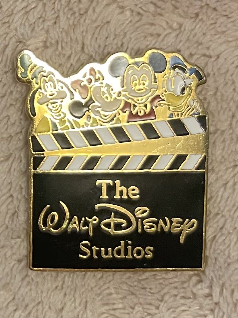 The Walt Disney Studios Clapboard Mickey Minnie Donald And Goofy  pin collectible - Main Image 2