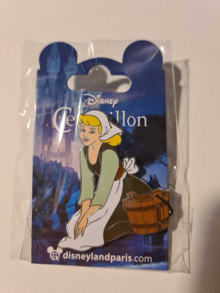 Alice On Leaf With Rocking Horsefly & Bread-and-Butterfly