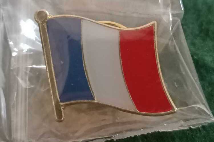 Star Trek: Discovery: Section 31 Badge @ Forbiddenplanet.com