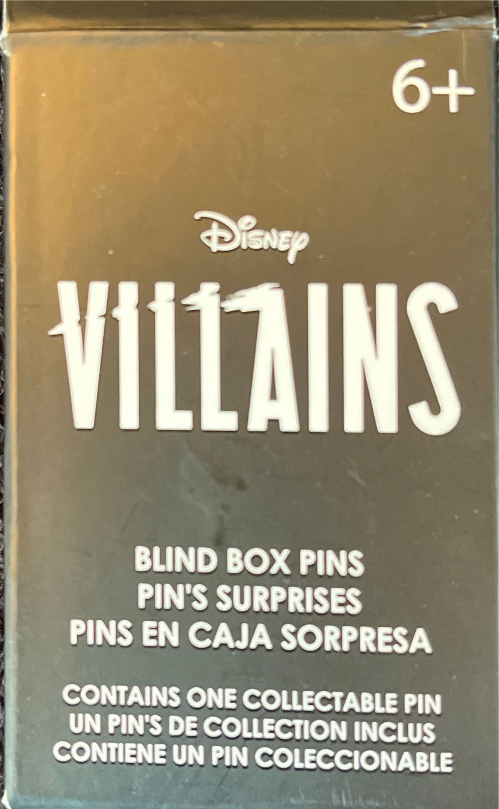 Disney Villains Blind Box: Queen Of Hearts - Mystery Pin Collection pin collectible [Barcode 16956832] - Main Image 3