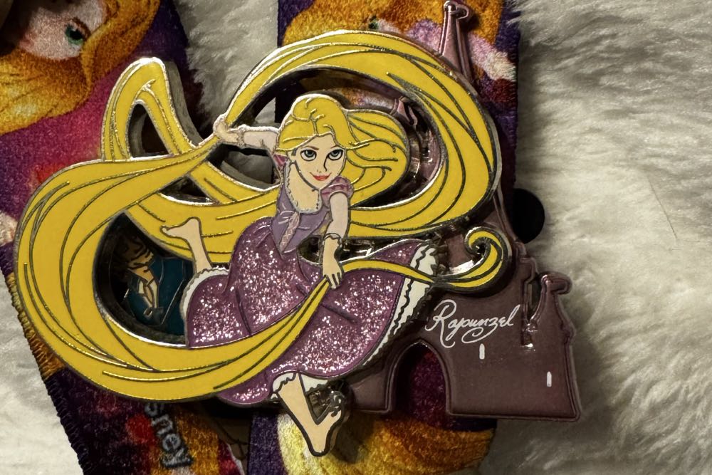 Disney Disney Parks Princess Tangled Rapunzel With Castle  pin collectible [Barcode 400928714247] - Main Image 2