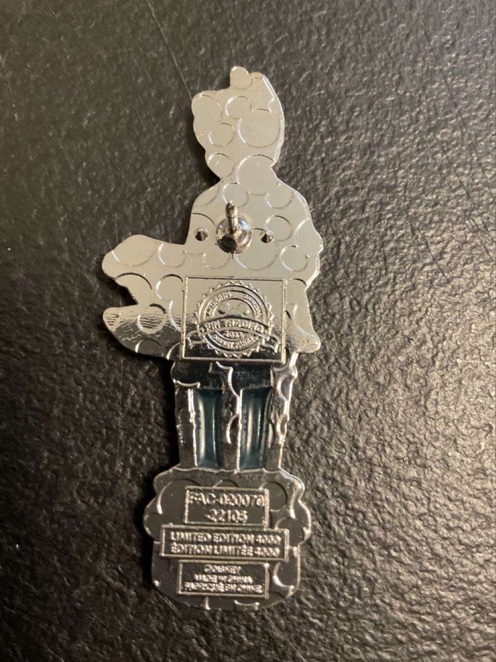 Peter Pan - Floating Down Main Street - Ltd Edtion 4000  pin collectible - Main Image 2