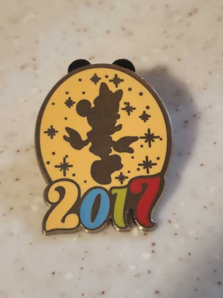 Alice In Wonderland Boxlunch Mirror Pin