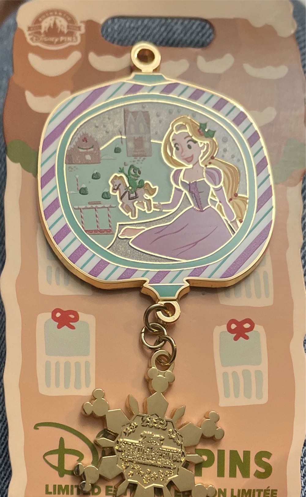 Tangled Lounge Fly Large Under The Lights