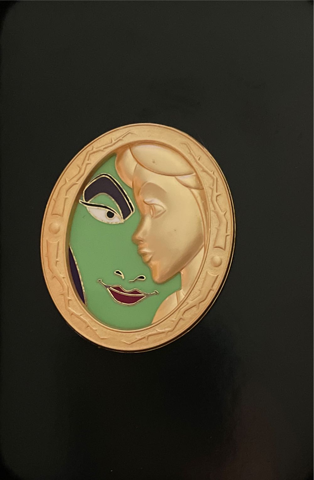 Disneyland Paris- Animators Edition - Aurora Holding Flowers