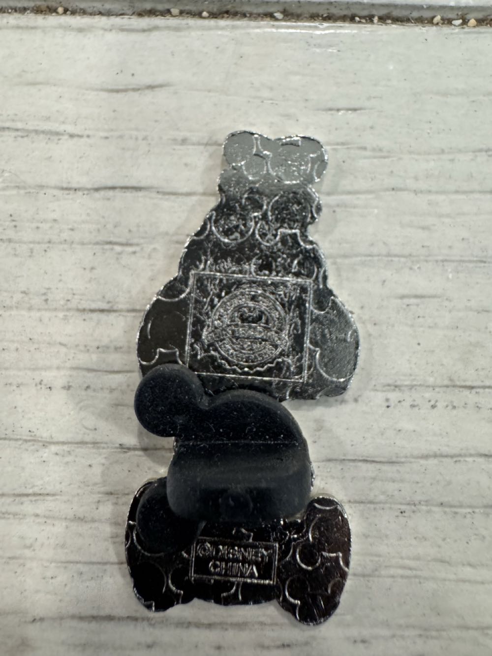 Goofy Big Head Sitting  pin collectible - Main Image 3