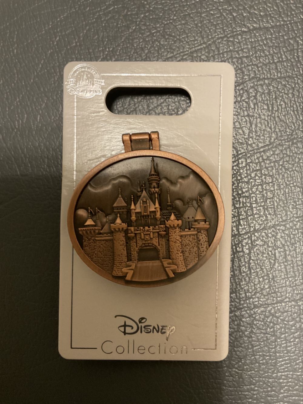 PIN TINK MEDIALLON OE