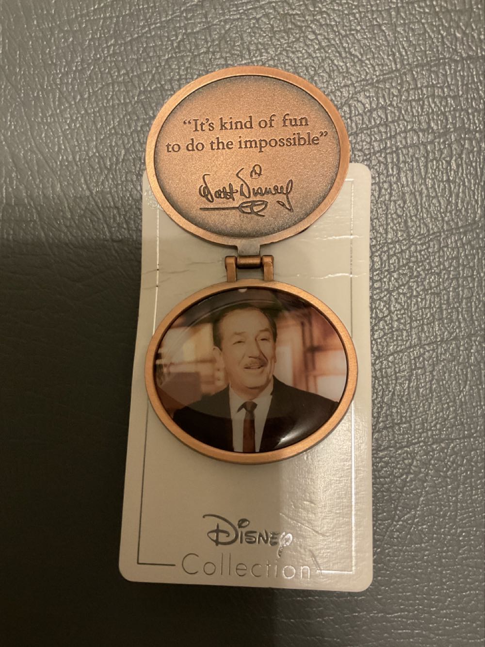 Castle With Walt Disney Saying - Its Kind Of Fun To Do The Impossible - California  pin collectible - Main Image 2