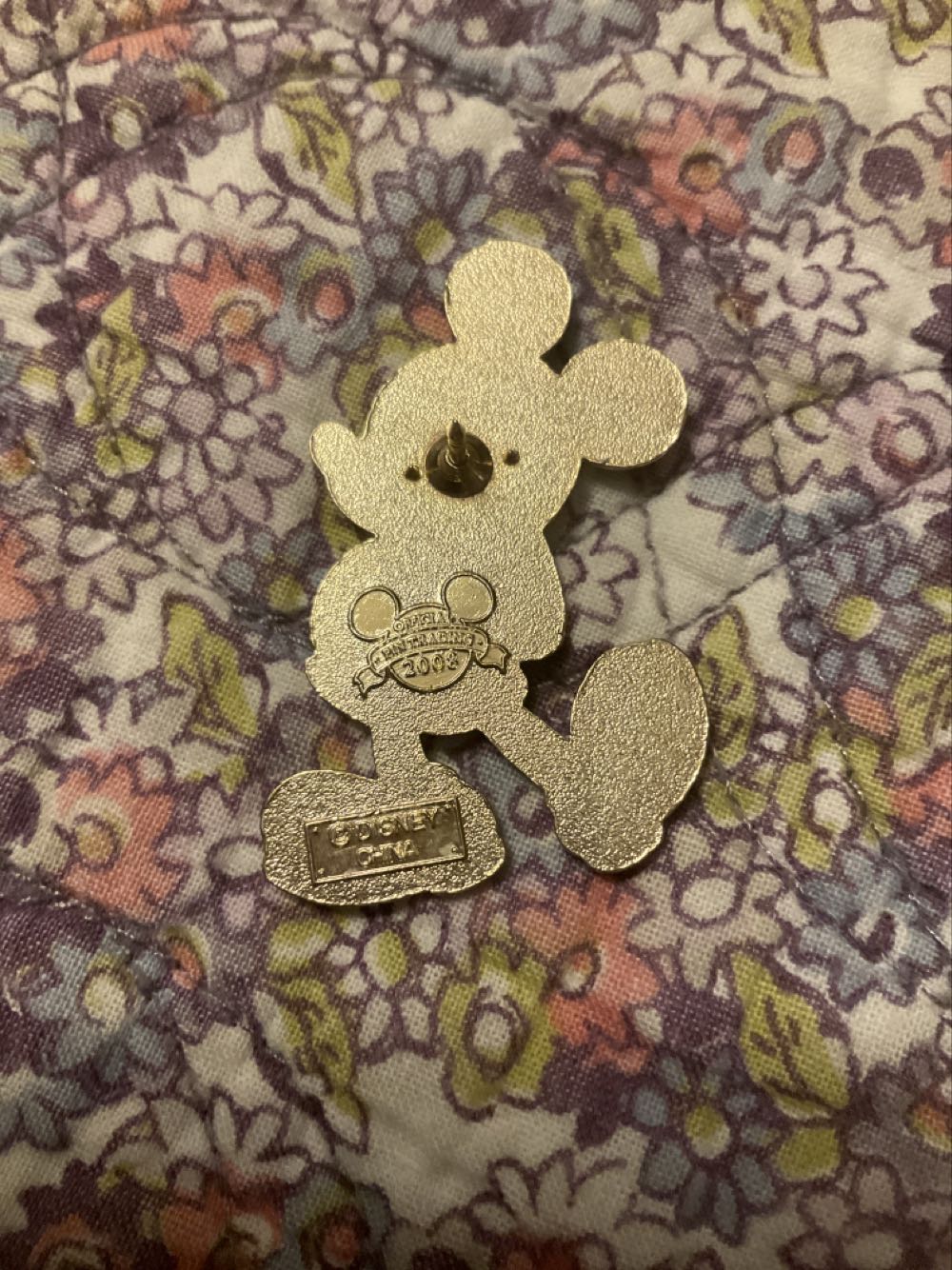 Standing Mickey  pin collectible - Main Image 2