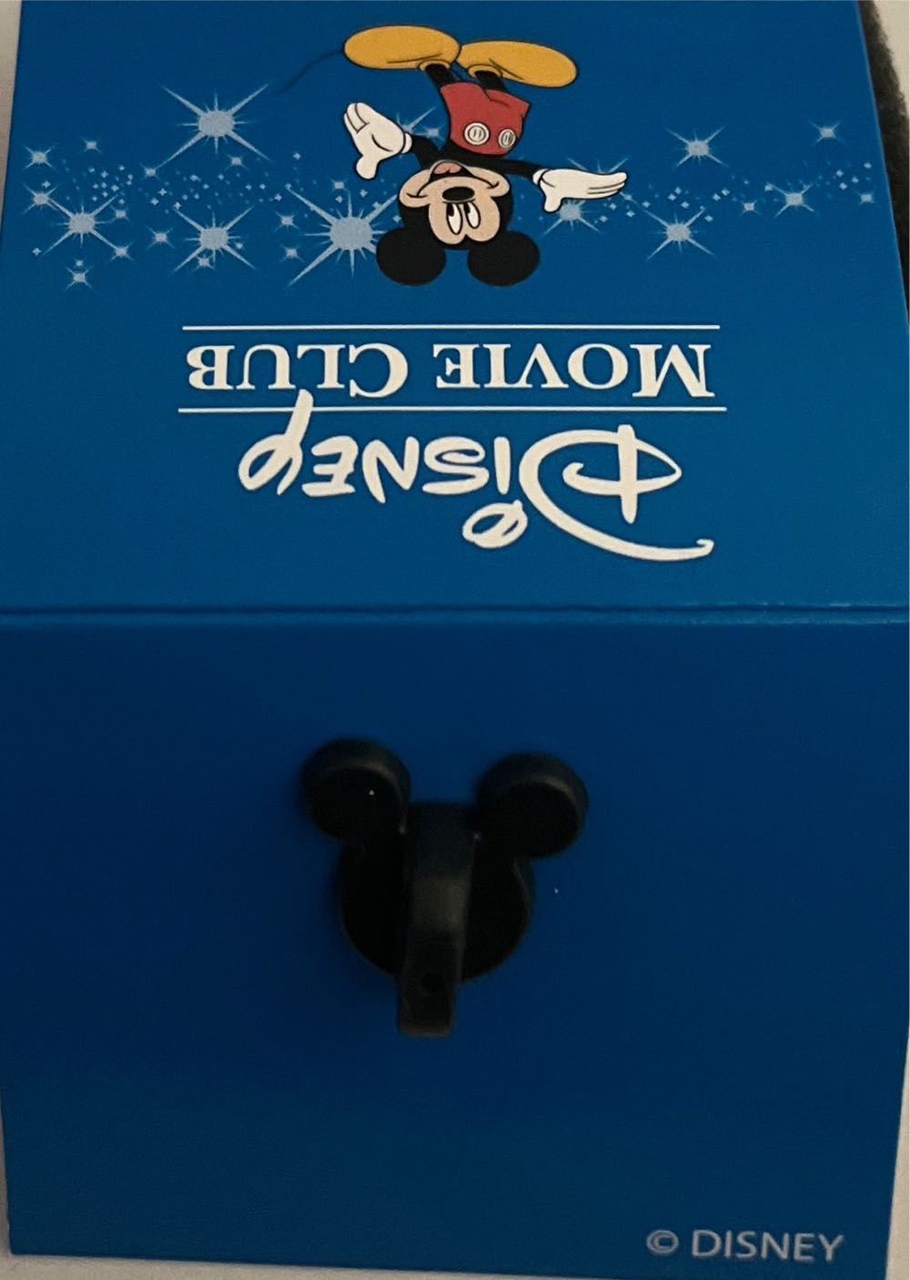 Gold Mickey Mouse  pin collectible - Main Image 2