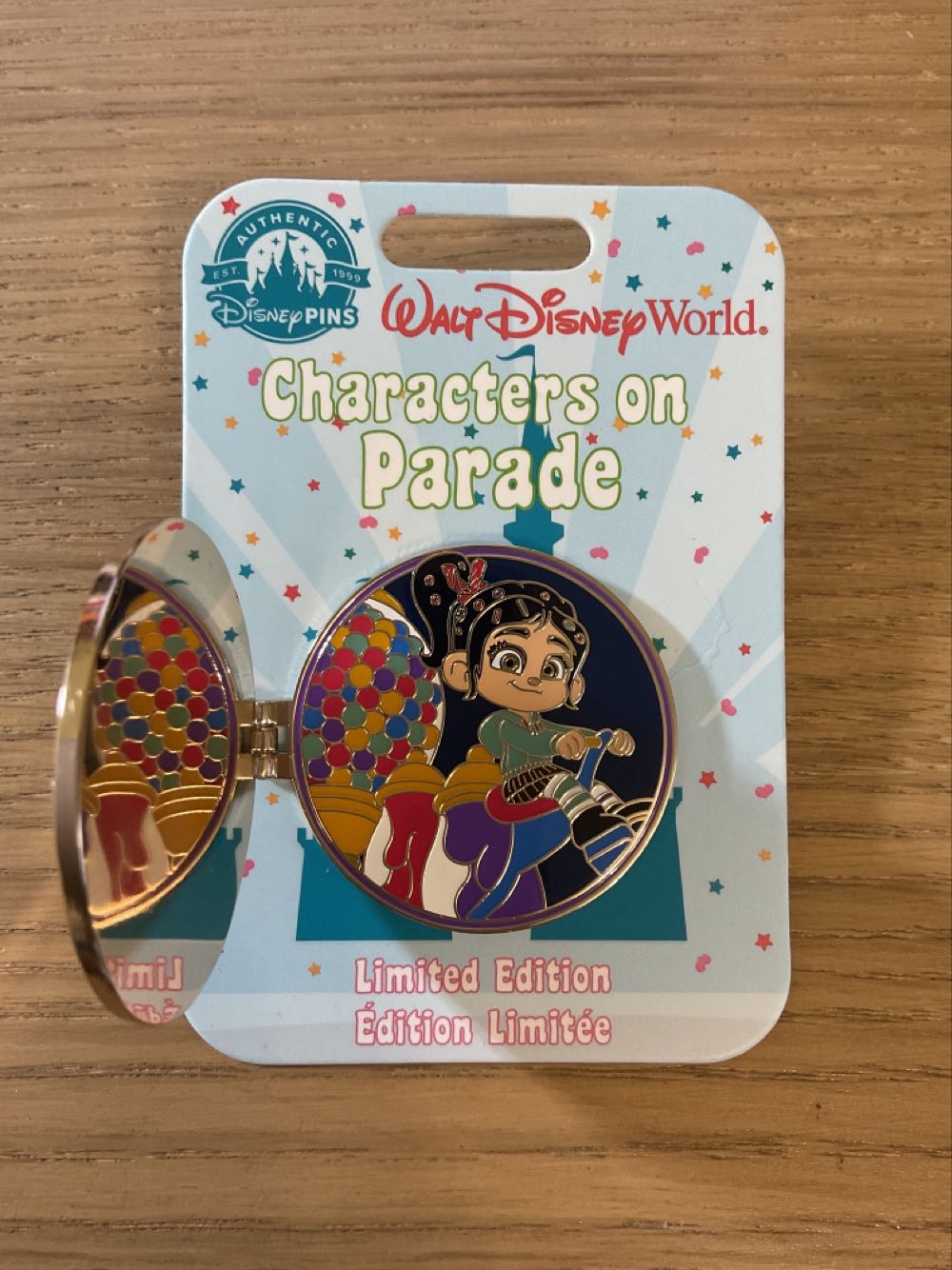 Characters On Parade - Mickey Mouse - Ltd Edition 2750  pin collectible - Main Image 2