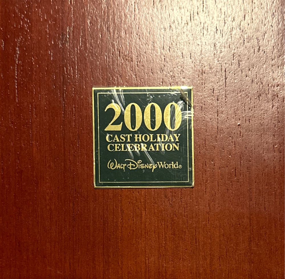WDW 2000 Cast Holiday Celebration Pin Set  pin collectible - Main Image 2