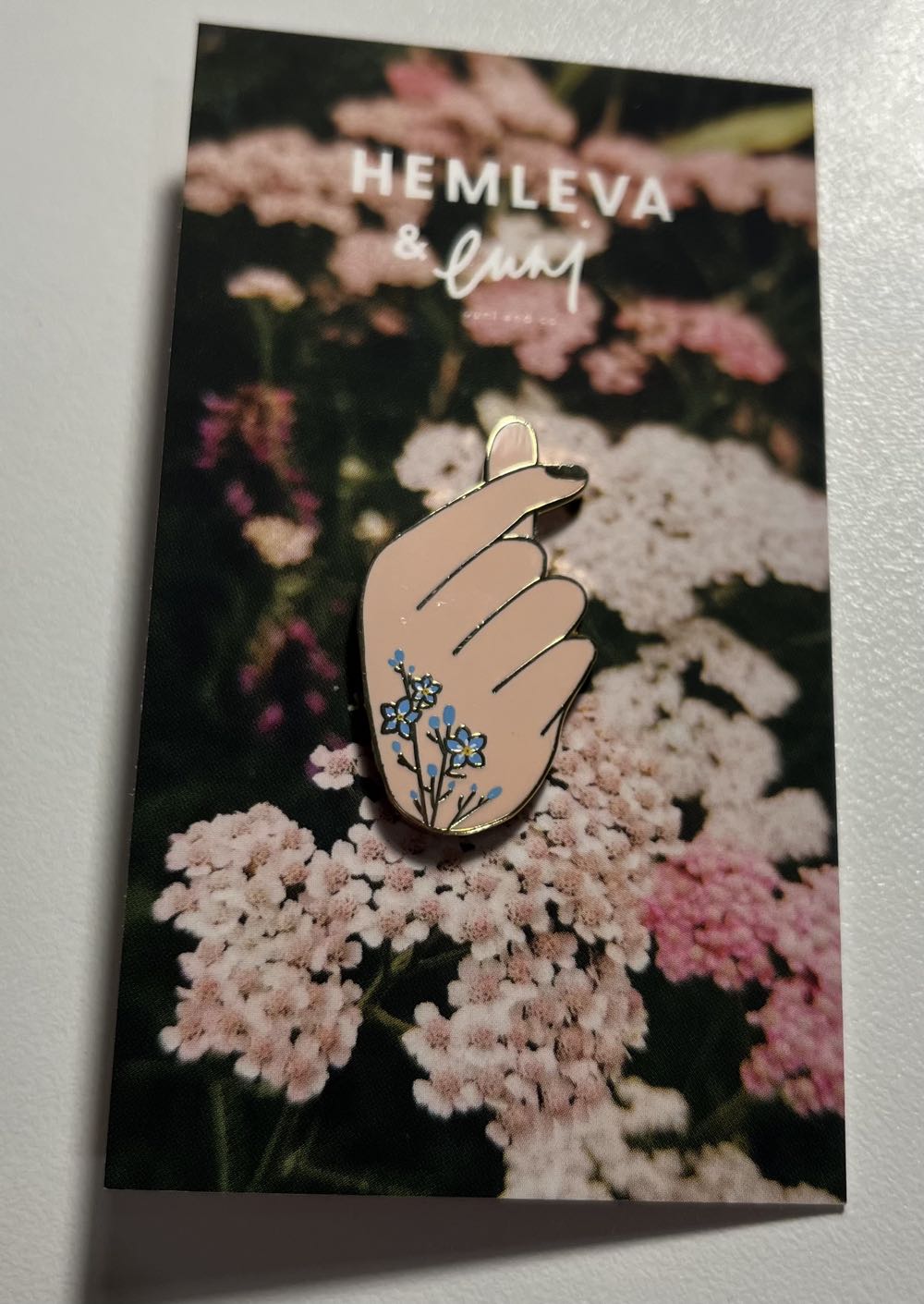 Hand  pin collectible - Main Image 2