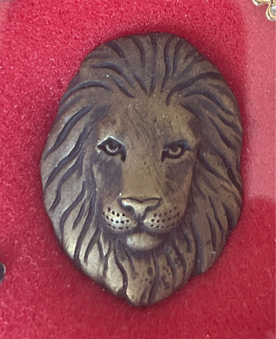 Vintage Lion Head Broch  pin collectible - Main Image 2