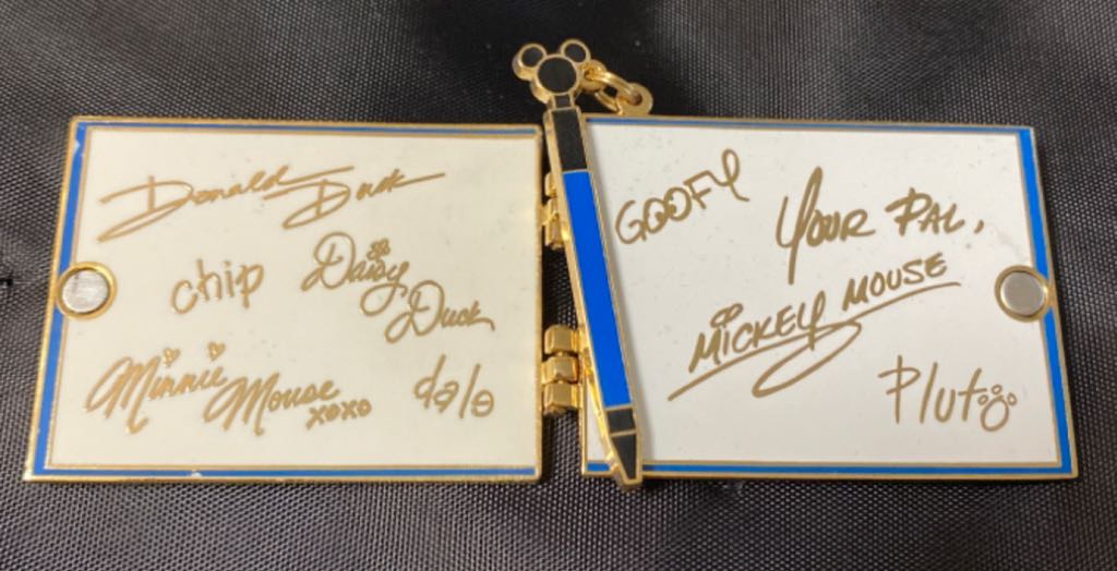 Walt Disney World autograph book  pin collectible - Main Image 2