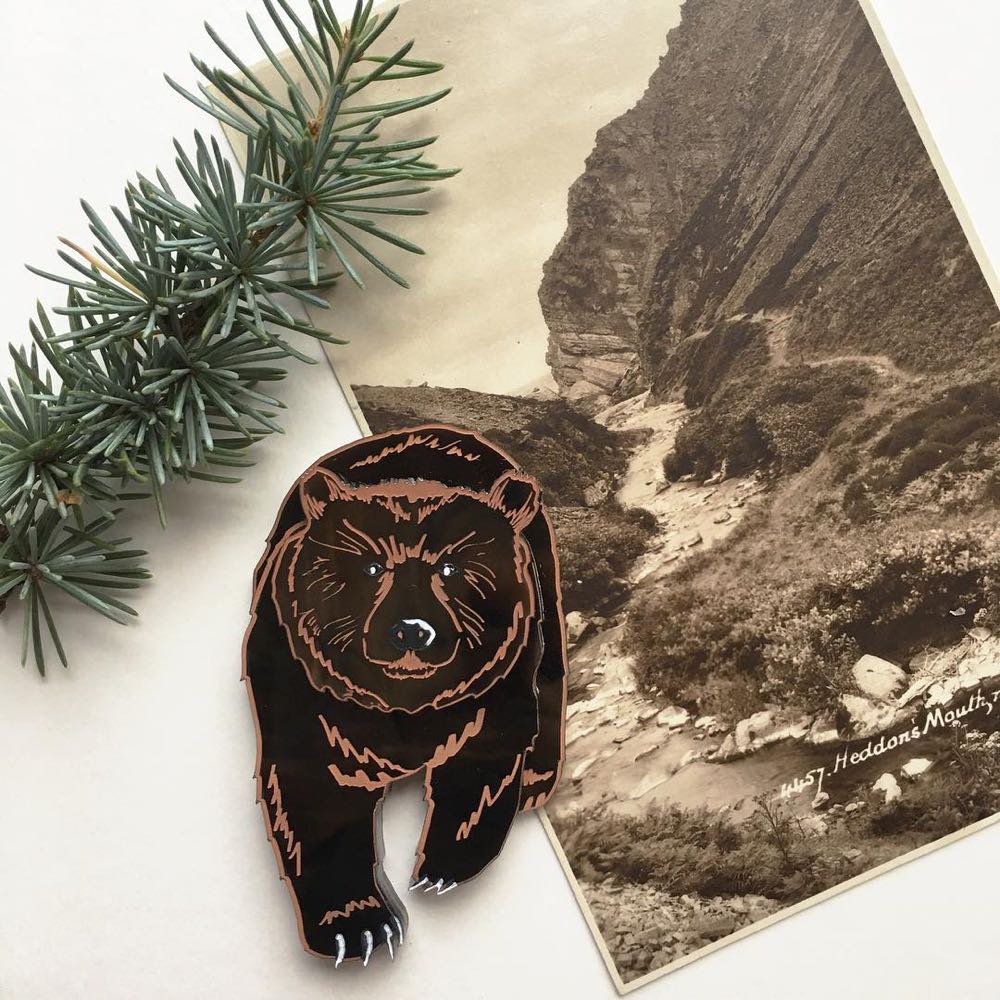 MukkaChunks - Beorn the Bear (brown) - Brooch pin collectible - Main Image 2