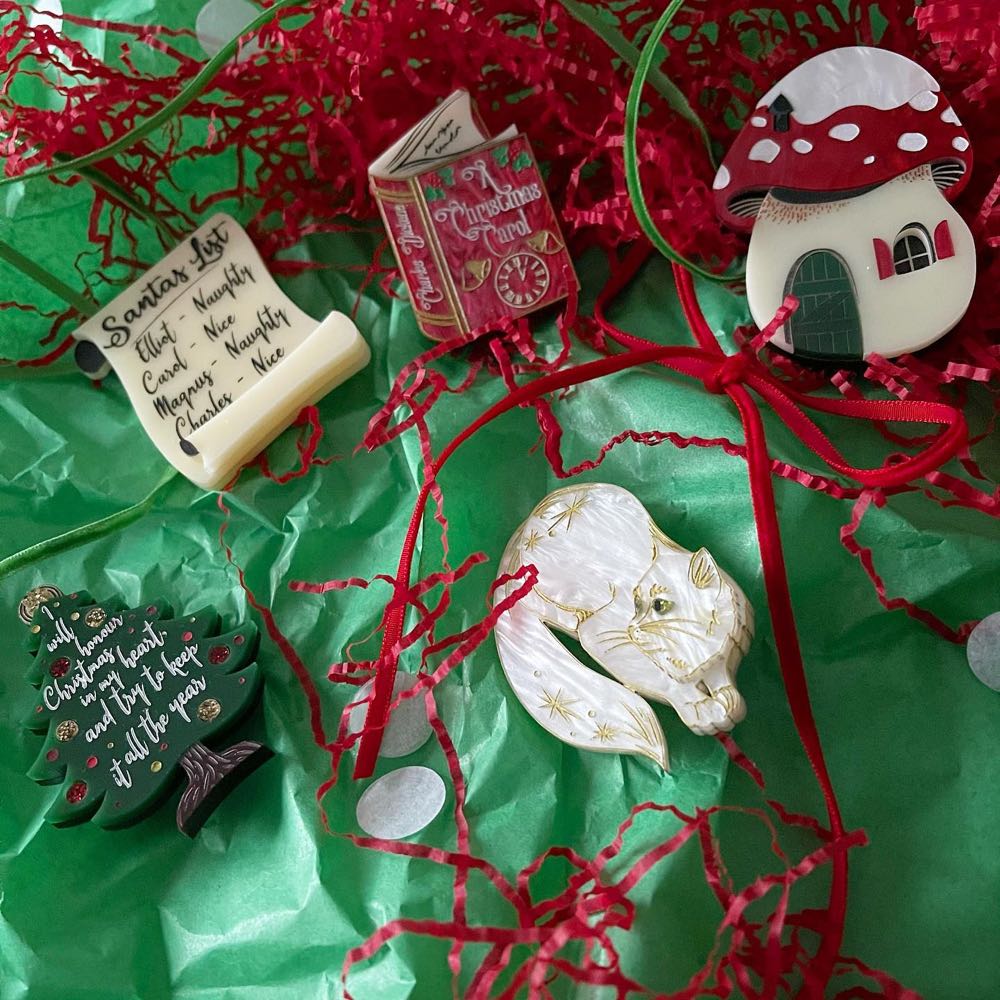 MukkaChunks - A Christmas Carol - Brooch pin collectible - Main Image 3