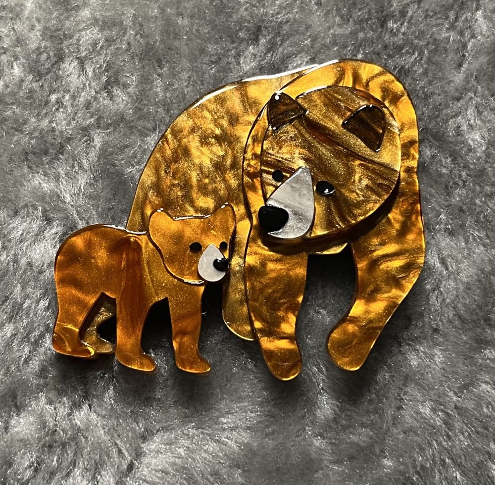 Erstwilder - Mama Bear (brown) - Brooch pin collectible - Main Image 2
