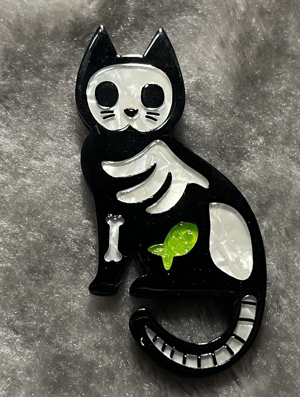 Erstwilder - Tabby Tombstone - Brooch pin collectible - Main Image 2