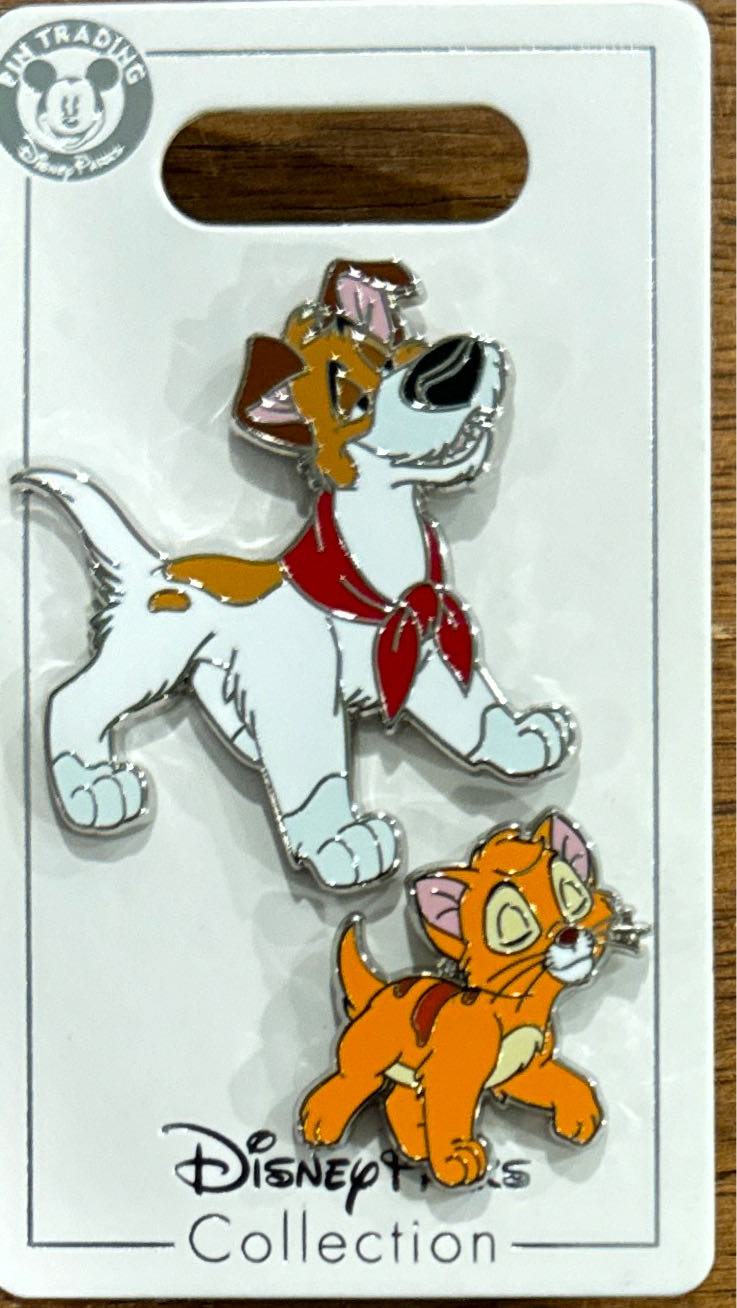 Oliver & Co. - Oliver and Dodger Walking  pin collectible [Barcode 400936163976] - Main Image 2
